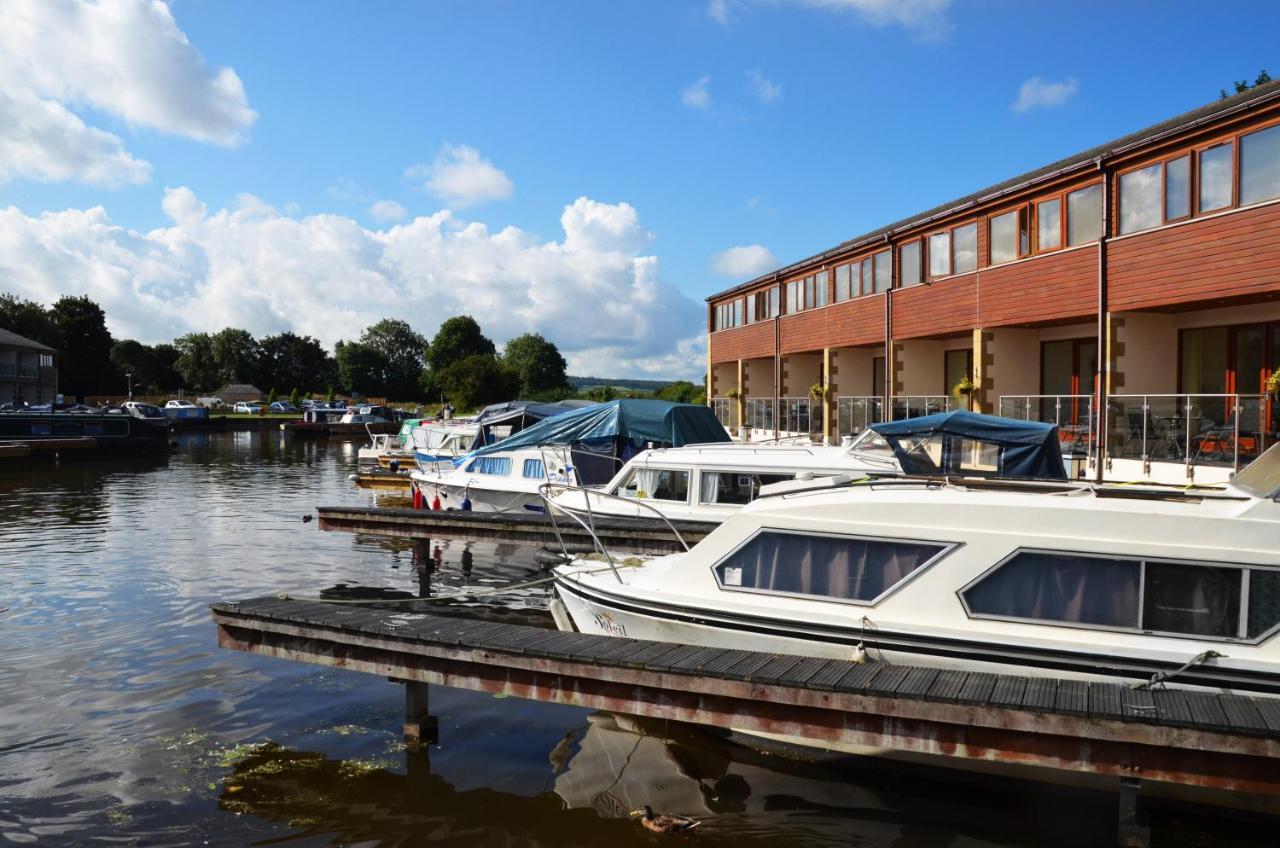 Tewitfield Marina * Carnforth